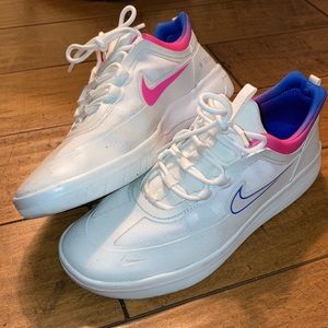 NIKE SB  NYJAH HUSTON 2. OLYMPIC EDITION SZE 9.5